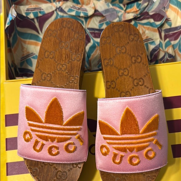 Gucci Pink and Brown Logo Slides - Picture 10 of 14